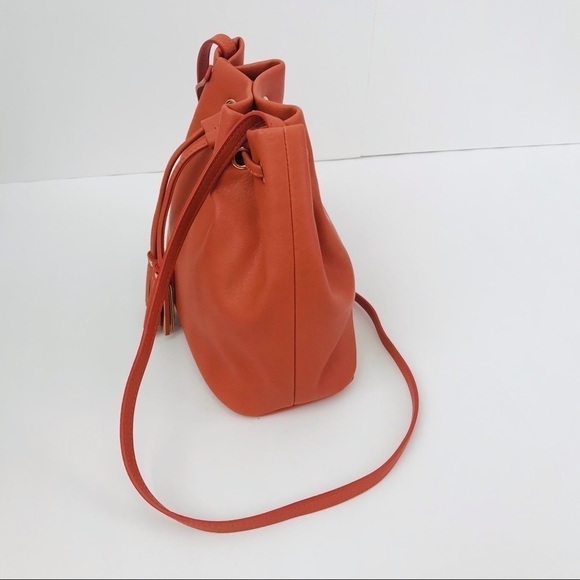 New! Lauren Conrad Faux Leather Hobo Bucket Burnt Orange Rust Crossbody Bag - Picture 2 of 10